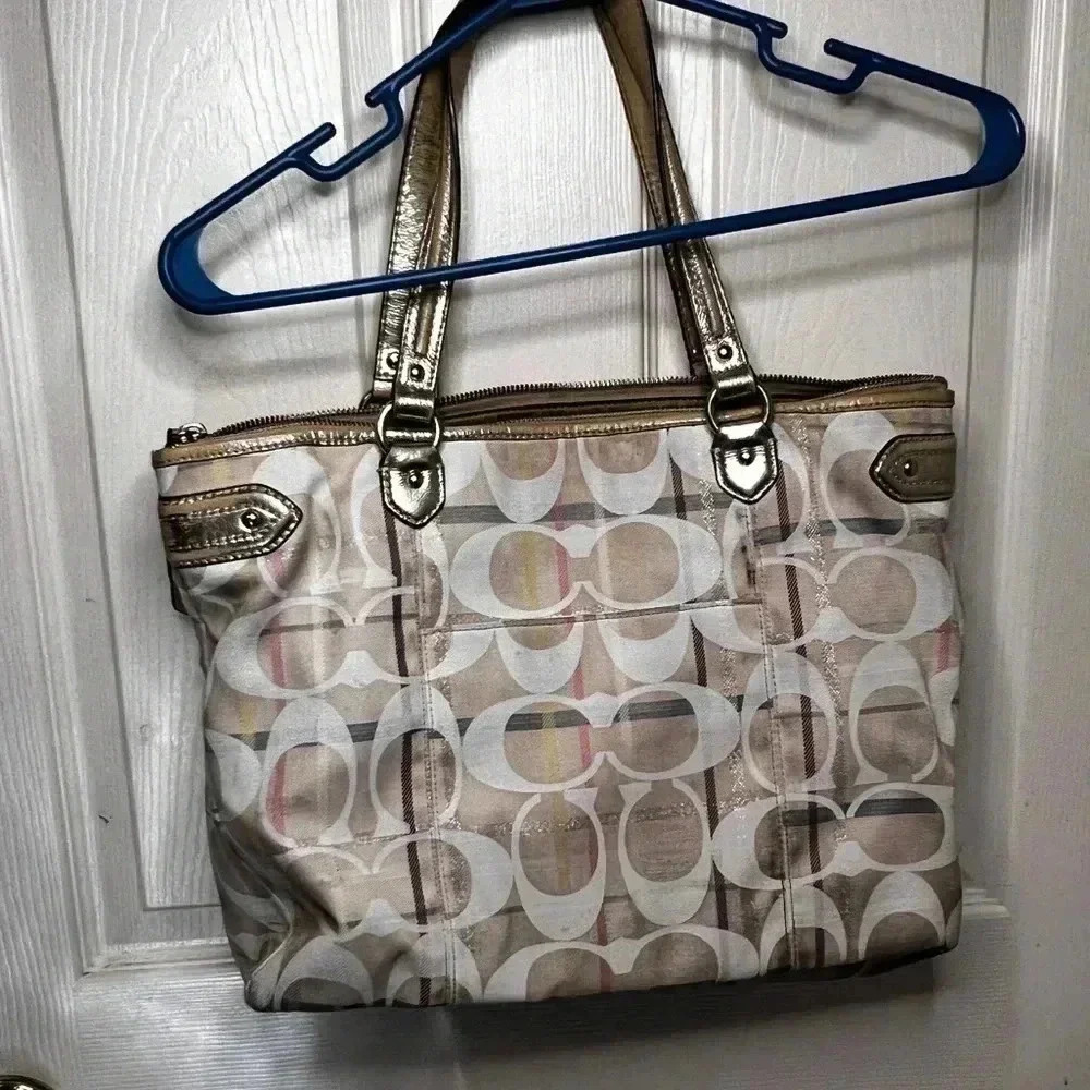 Rare spring colored plaid Coach tote Well Loved But Still Has Life Vintage Bag - Picture 3 of 9